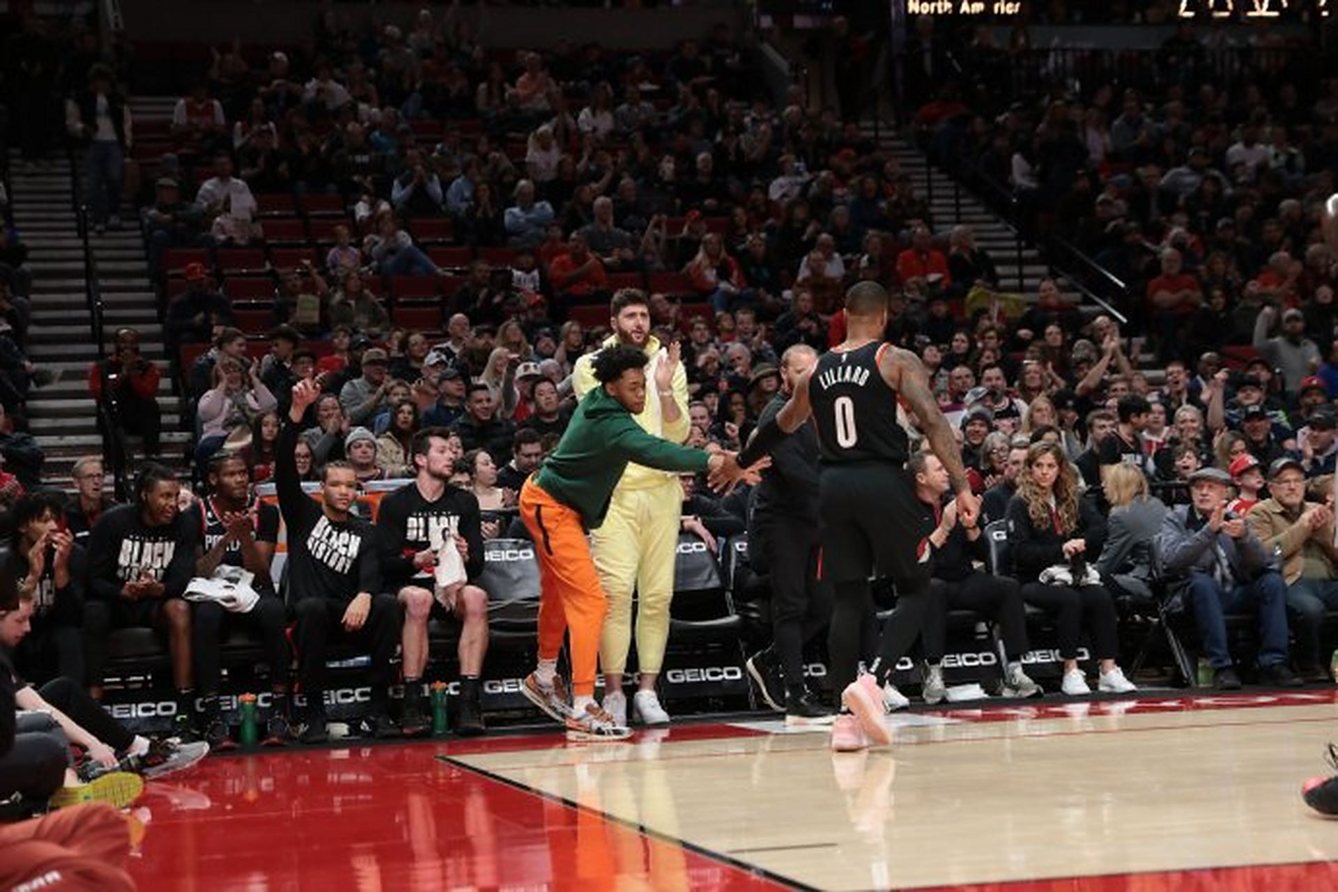 PG中国官网-开拓者胜火箭，利拉德砍下40分