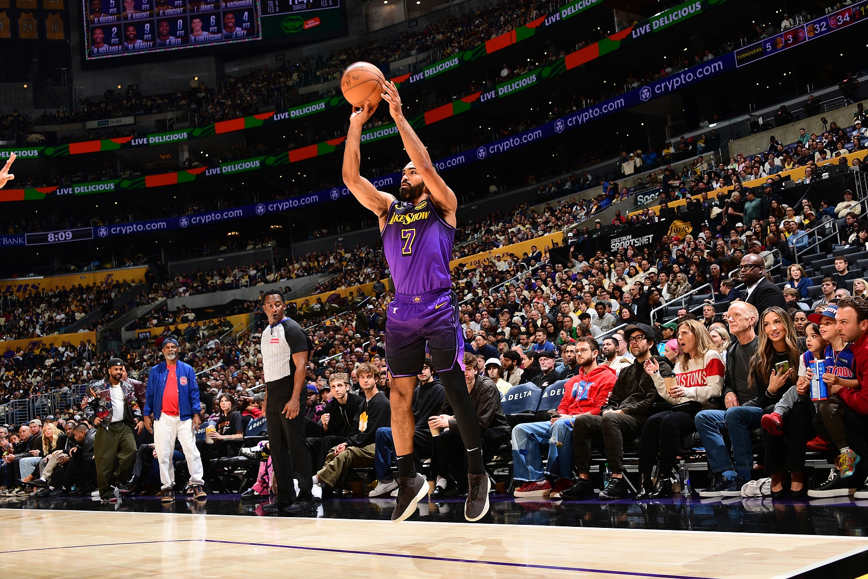 PG在线网站-湖人客场击败篮网取得近期第三胜