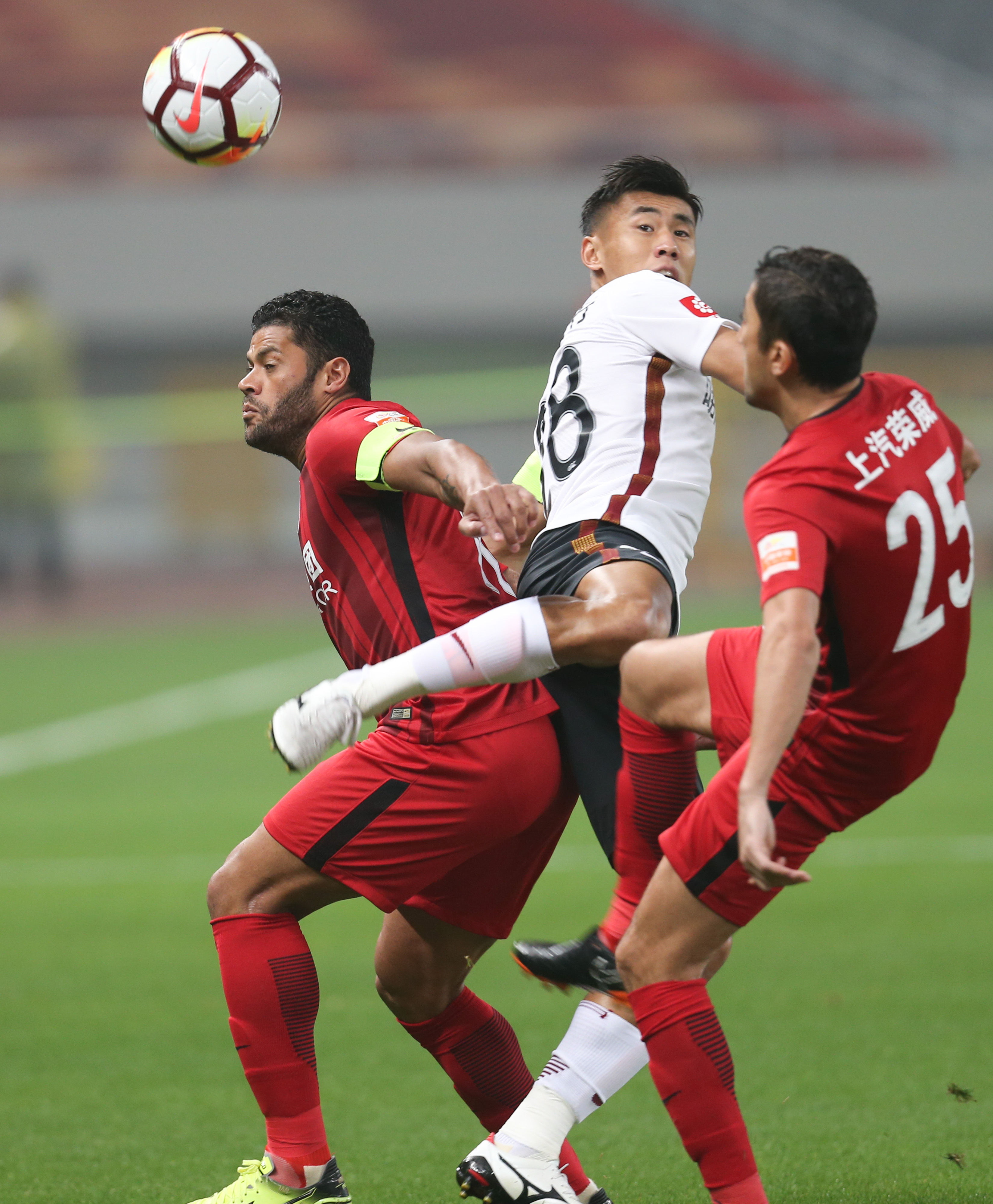 PG电子试玩官网-上海上港客场胜出青岛黄海，取得胜利